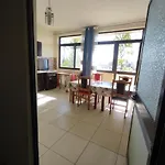 Vila Basha ホームステイ ドゥラス